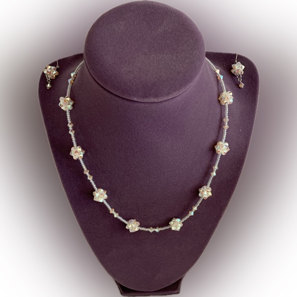 NWOT Elegant Floral Iridescent Crystal Necklace and Earring Set Jewelry Asian - Picture 12 of 14